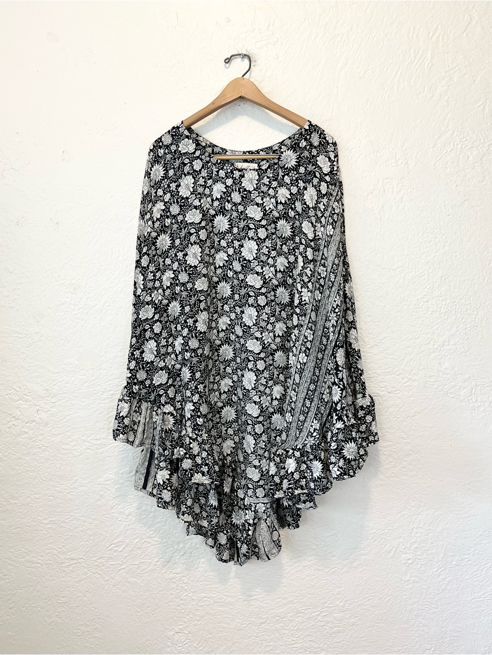 Kantha Bae Poncho Top Black Ivory Floral Ruffle One Size Boho Fairy Whimsy